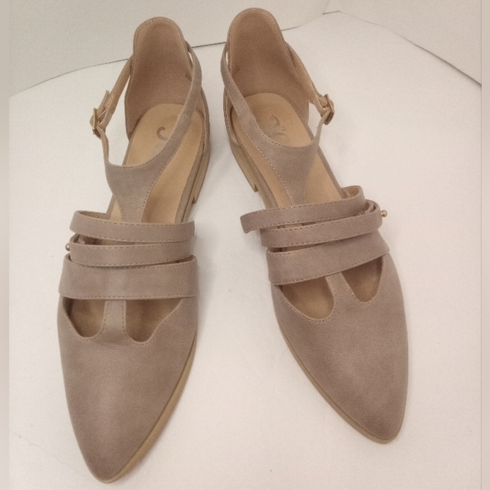 Journee Collection Taupe Pointed Toe Slingback Sandals - Picture 5 of 7